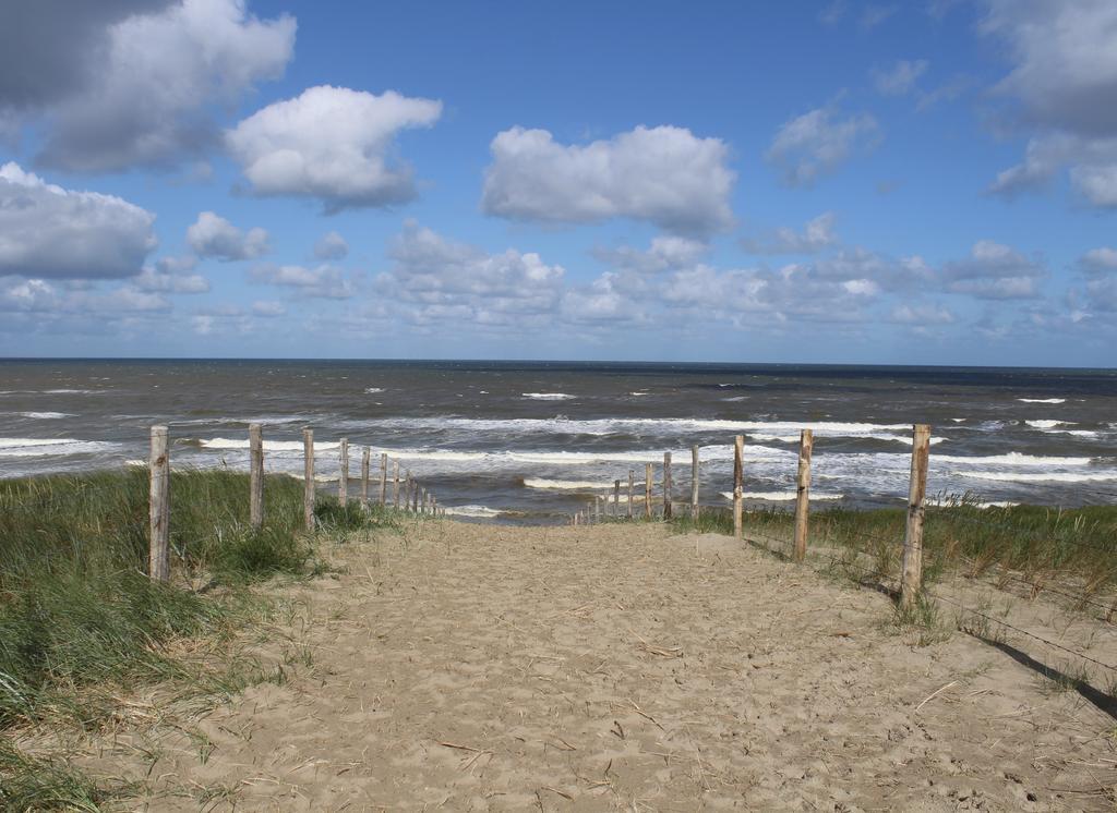 Hofje Van Maas Zandvoort Luaran gambar